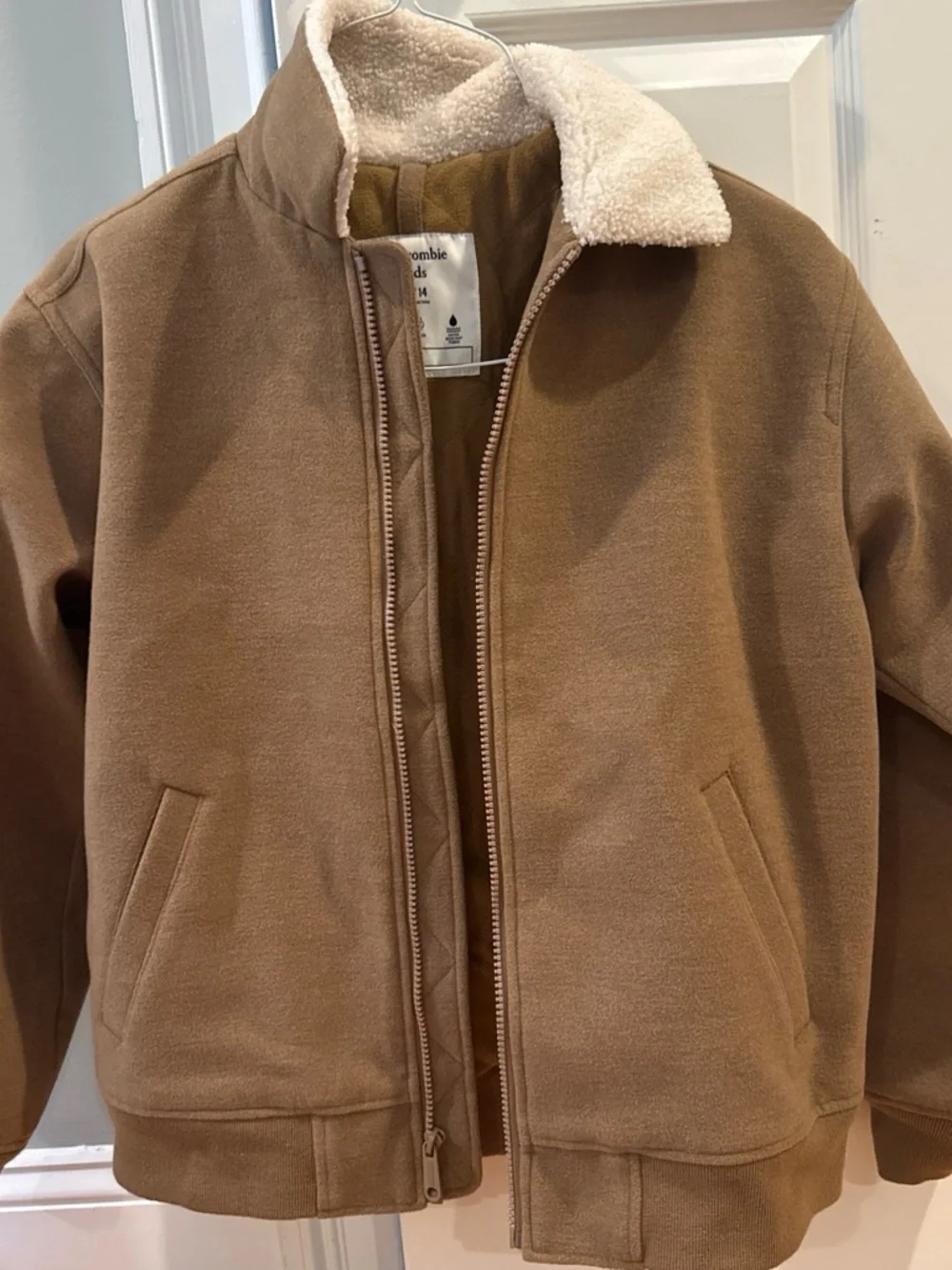 abercrombie kids tan jacket with cream sherpa collar - Picture 1 of 2